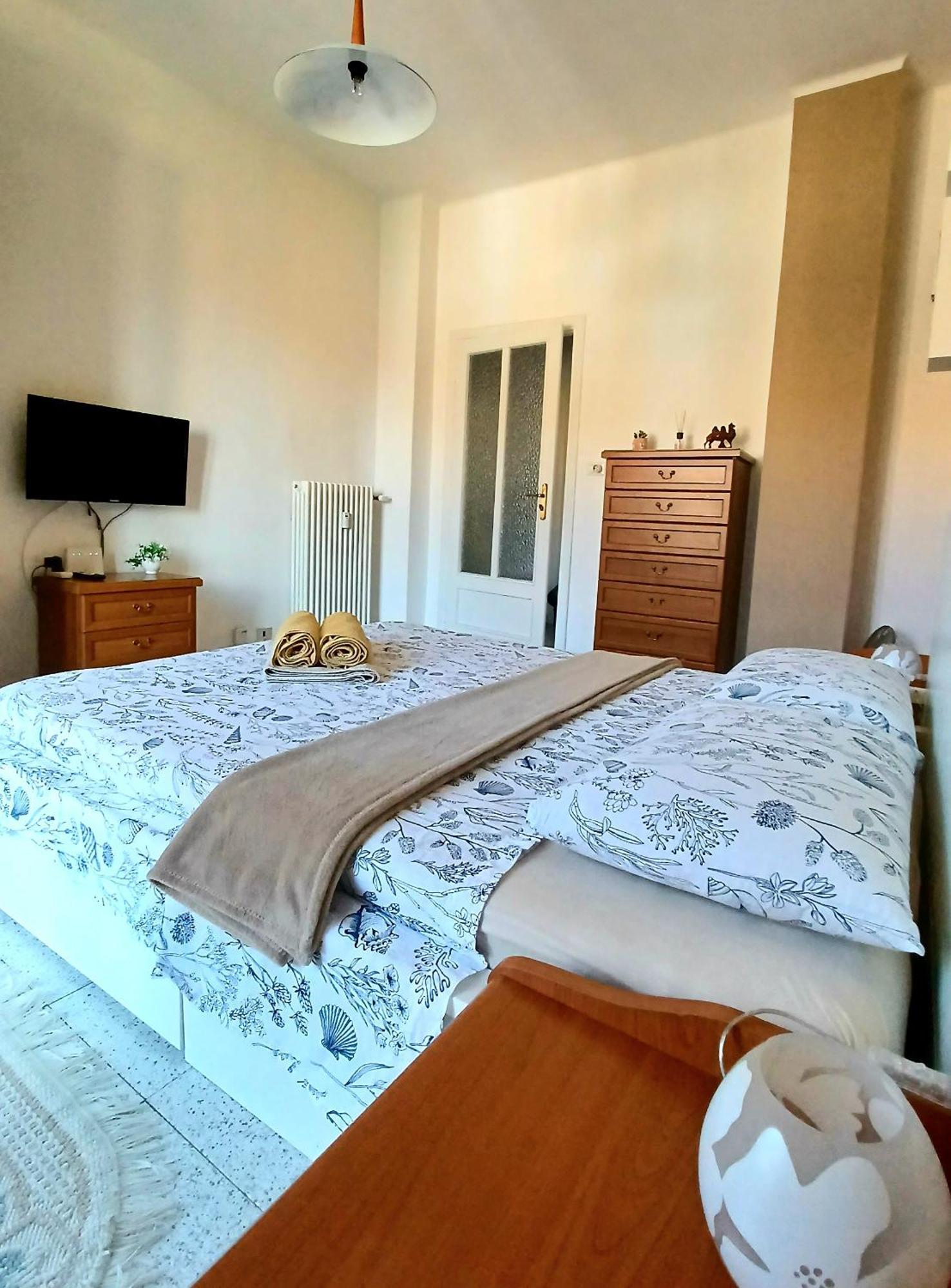 Intero Appartamento Luminoso E Accogliente ! Turin Extérieur photo